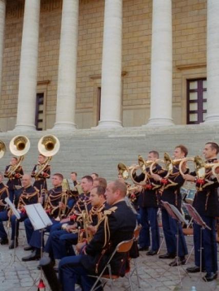 Enjoy a Summer in Paris with numerous events