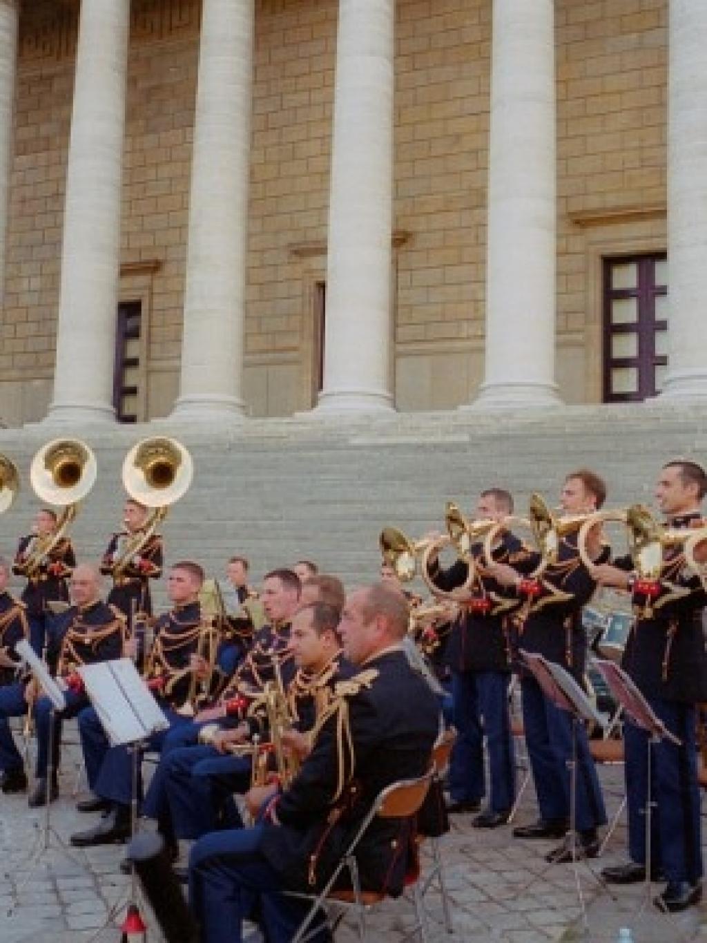Enjoy a Summer in Paris with numerous events